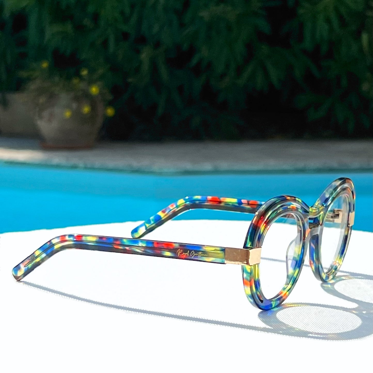 EYEWEAR COSMIO