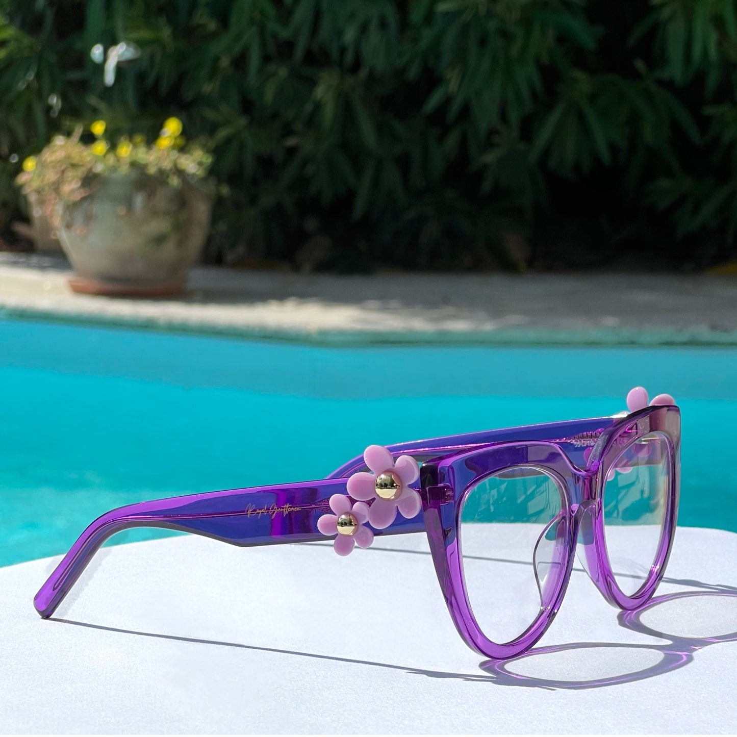 EYEWEAR
