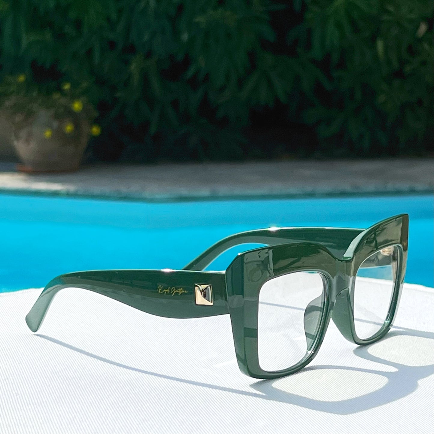 EYEWEAR VICTORIOUS